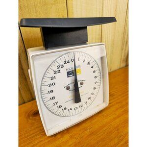 Hanson Vintage Utility Scale White & Black 24 Lb Capacity With Cracks On Base
